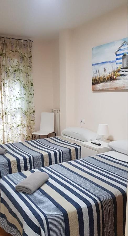 Hotel Javier Pedrouzo Sleeping Group Extérieur photo