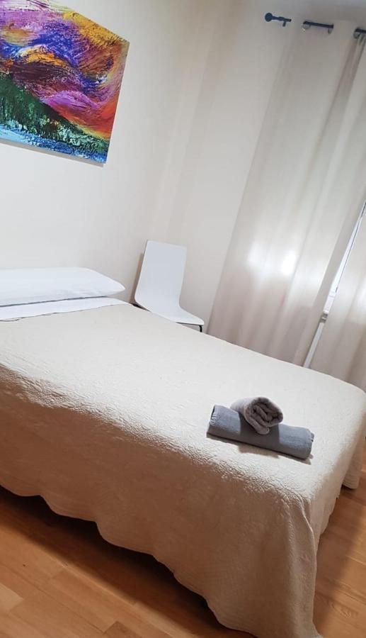 Hotel Javier Pedrouzo Sleeping Group Extérieur photo