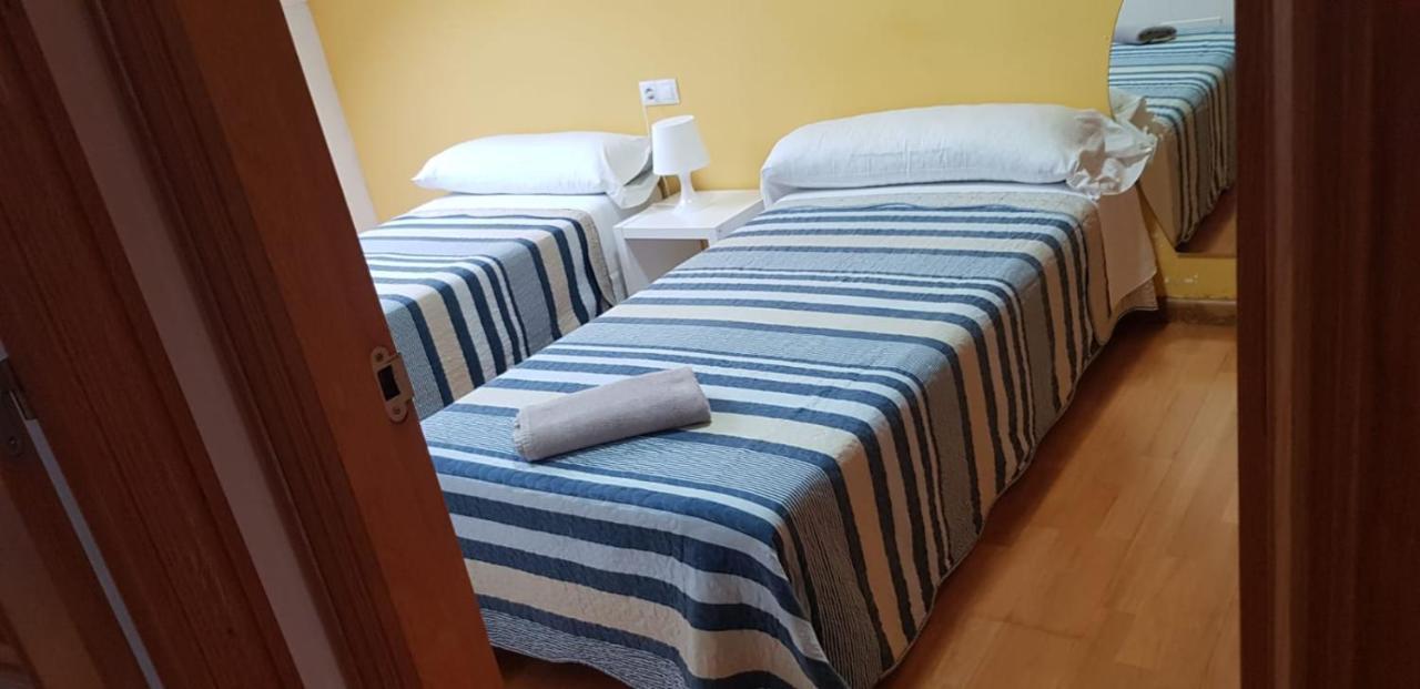 Hotel Javier Pedrouzo Sleeping Group Extérieur photo